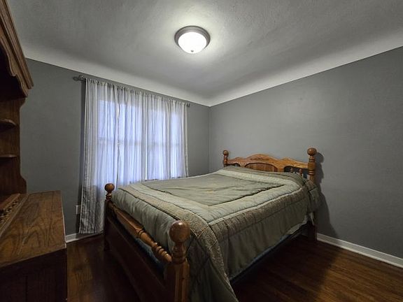 5th image of 42 Christopher Ct