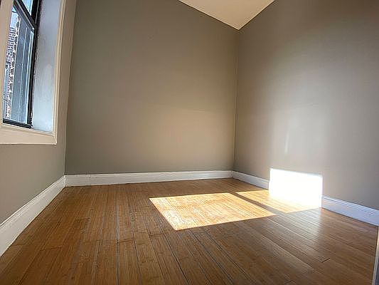 4th image of 510 W 171st St #5DC
