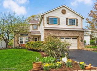 1168 Hillcrest Ln, Woodridge, IL 60517