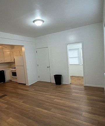 4th image of 634 Maple Ln