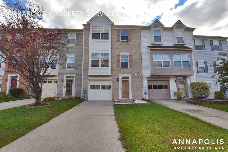 1st image of 109 Pinecove Ct