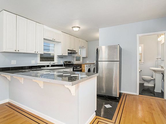 5th image of 2100 Pacific Ave #1616