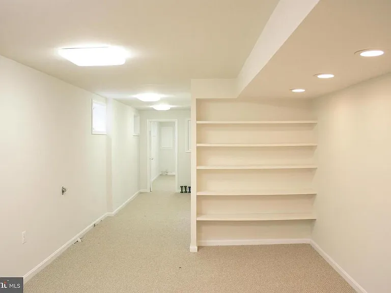 2657 Meadow Hall Dr — Photo 25