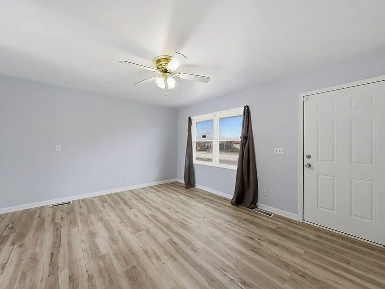 850 Saint Bartholomew Dr — Photo 40