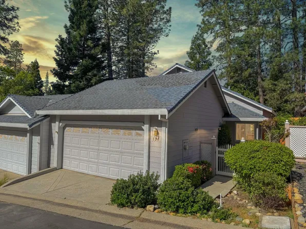 121 Carriage Ln, Grass Valley, CA 95949