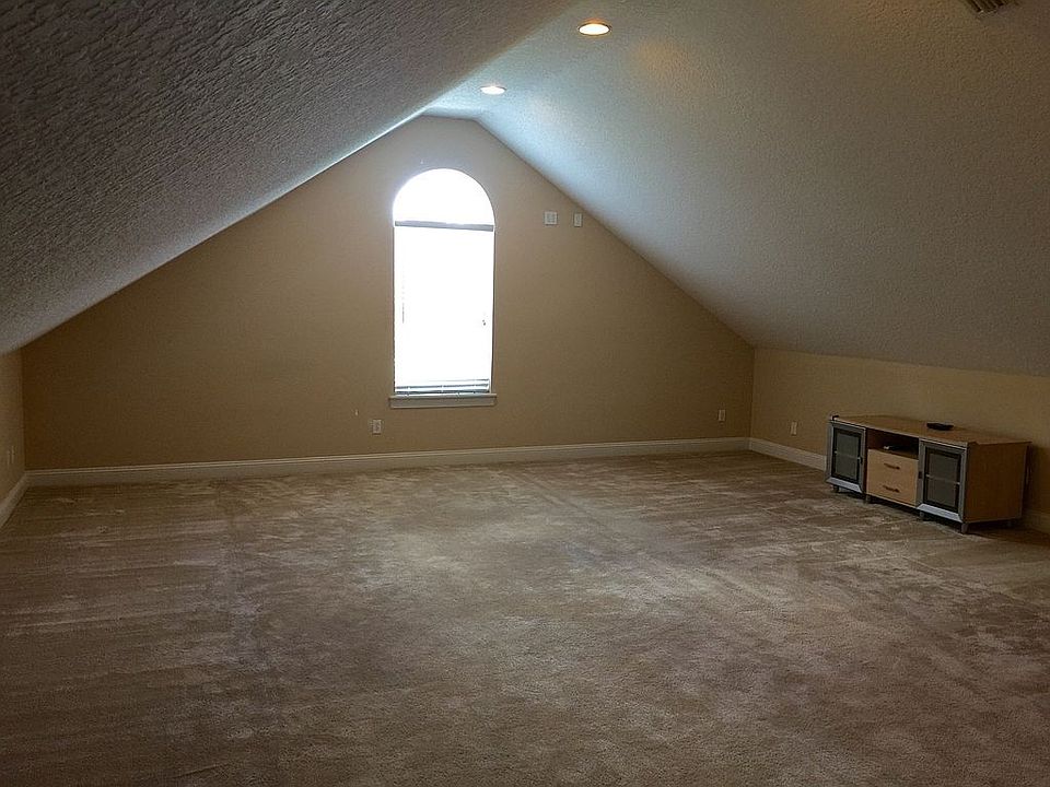 Open concept studio apt. 