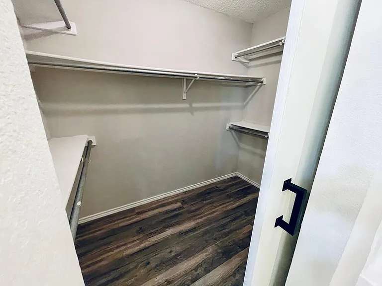 10824 Ives St — Photo 7
