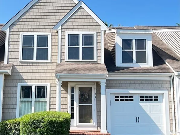 24 Barker Square Dr, Pembroke, MA 02359