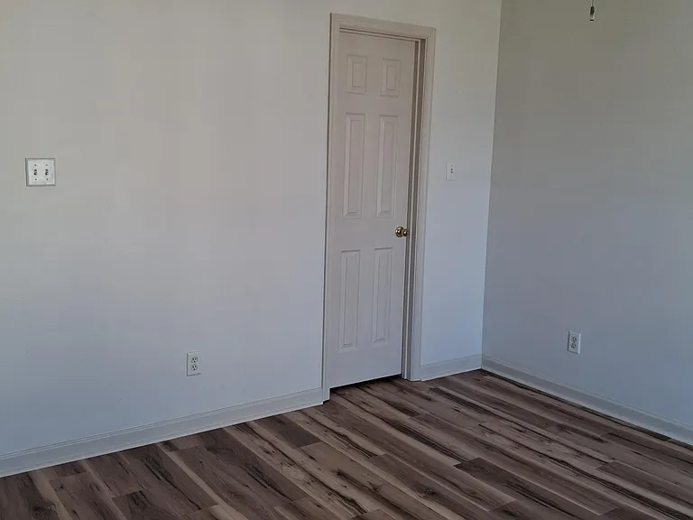 576 S Carlisle St — Photo 18