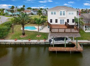 4 S Redwing St, La Marque, TX 77568