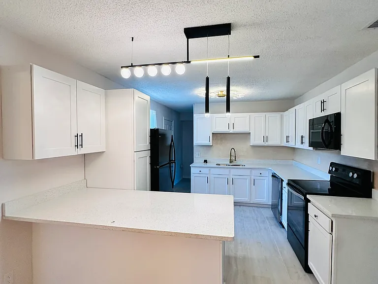 6650 Pinnochio Dr — Photo 4