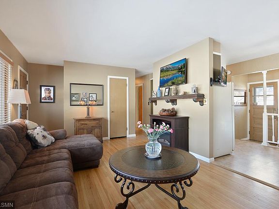 5th image of 104 Bellwood Ave