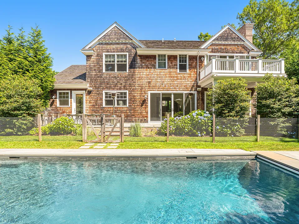 61 Birchwood Ln
