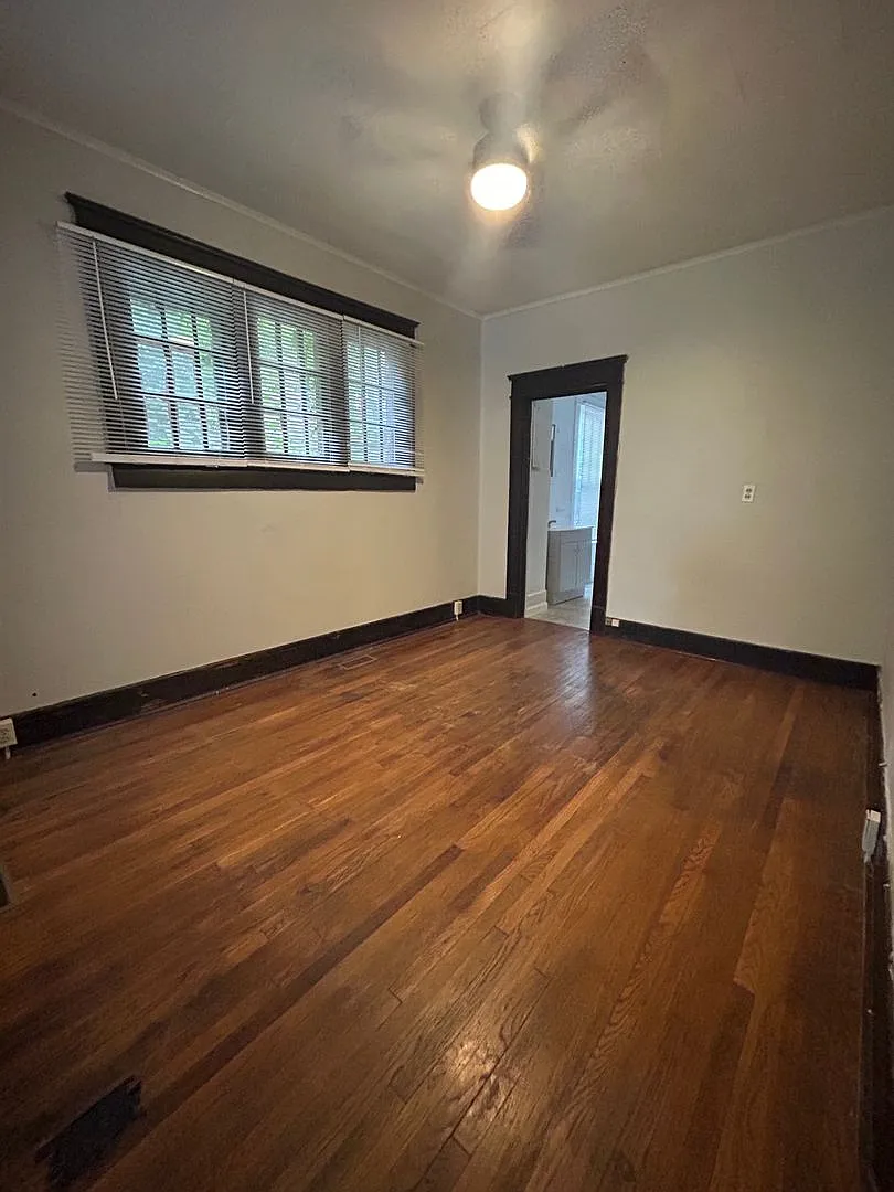 1018-1024 Brown Street — Photo 2