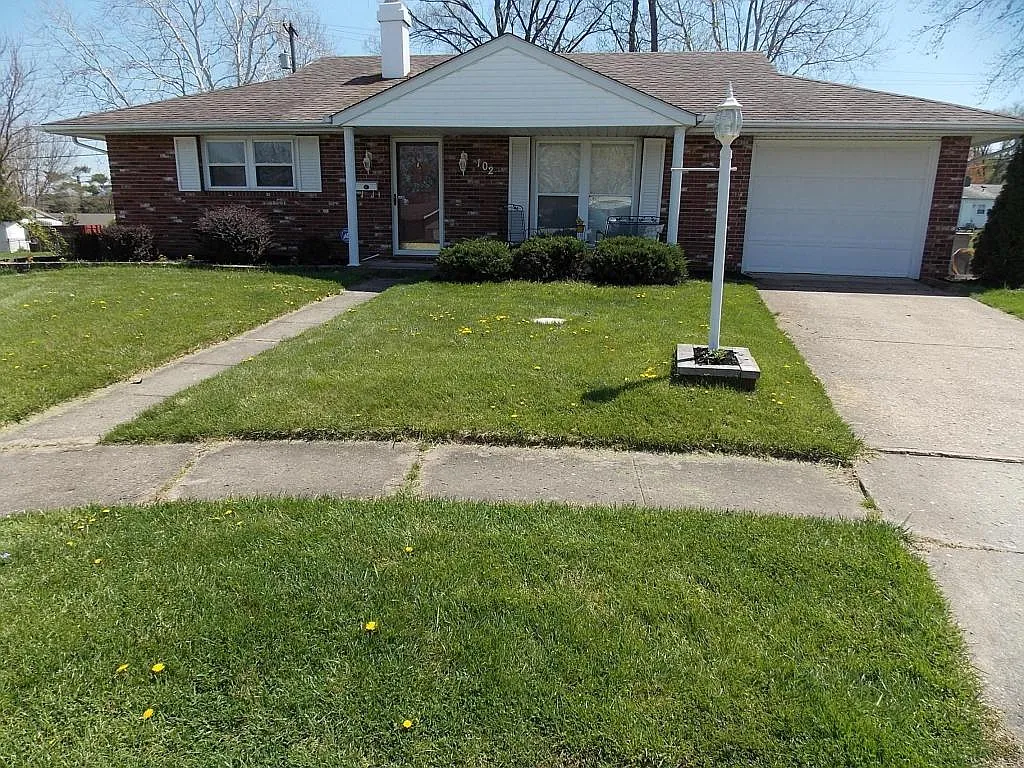 102 Grove Ct photo 1