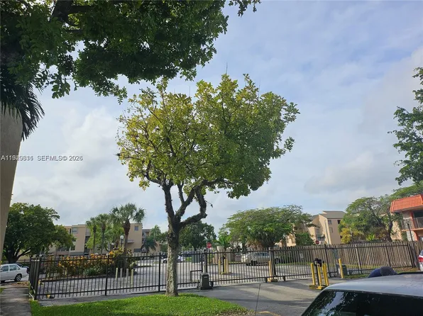10641 SW 108th Ave, Miami, FL