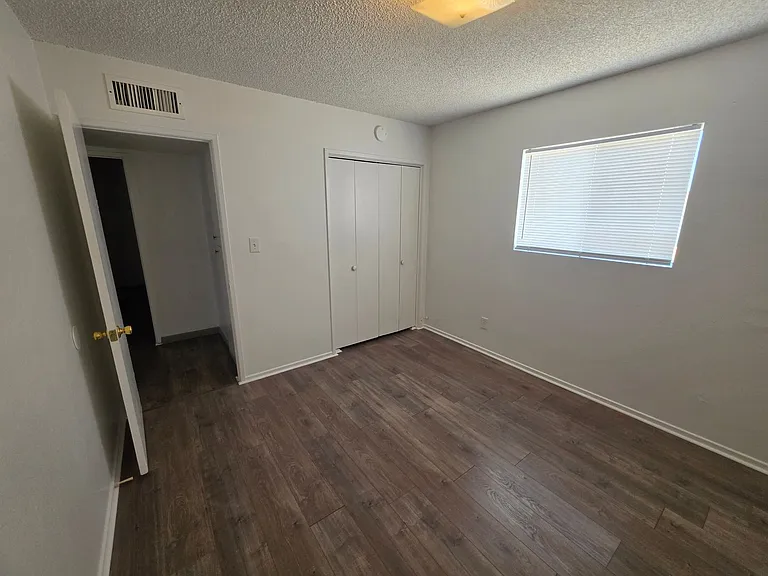 1160 Jasper Ave — Photo 11