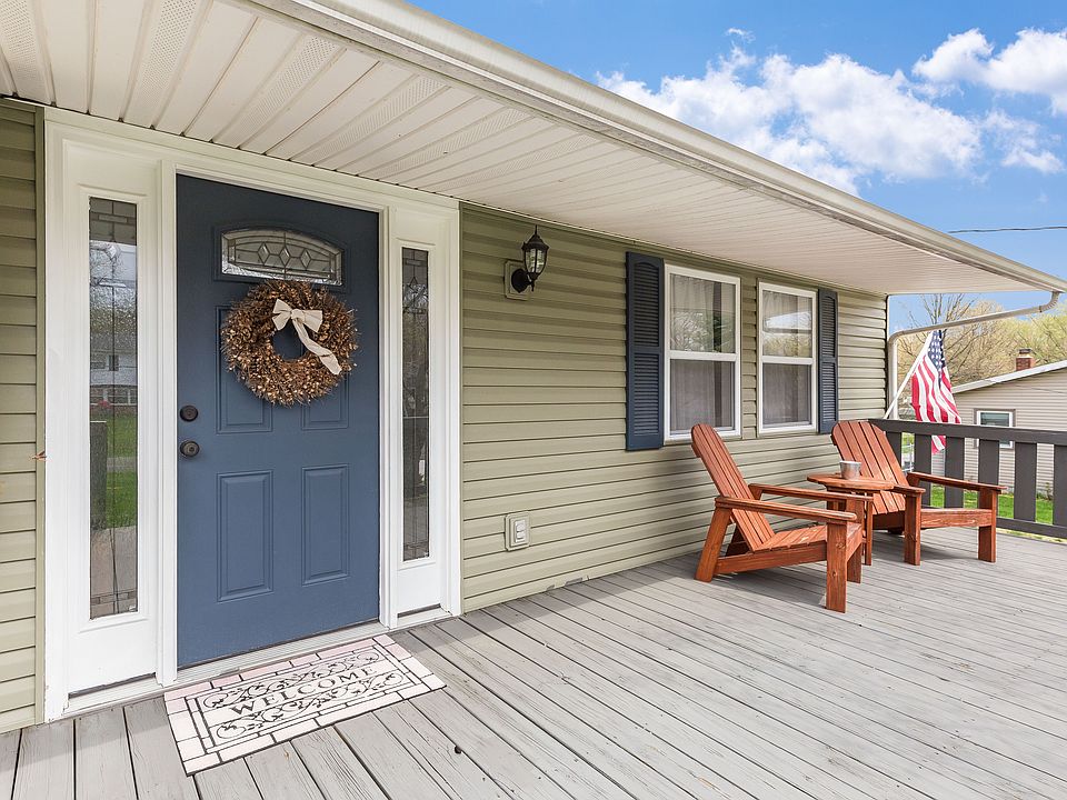 1st image of 587 Catalina Dr