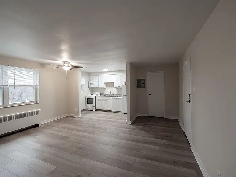 810 Perry Hwy — Photo 3