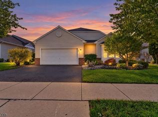 32 Daulton Dr, Franklin Twp., NJ 08873