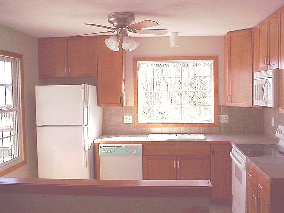 3rd image of 200 Brush Creek Ln