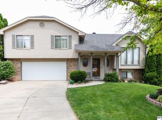 16038 N Cir, Omaha, NE 68135