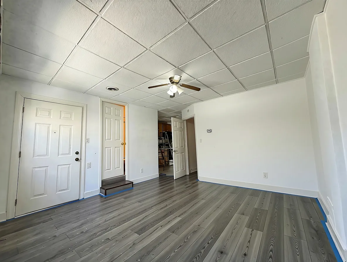 2530 N Neva Ave — Photo 3
