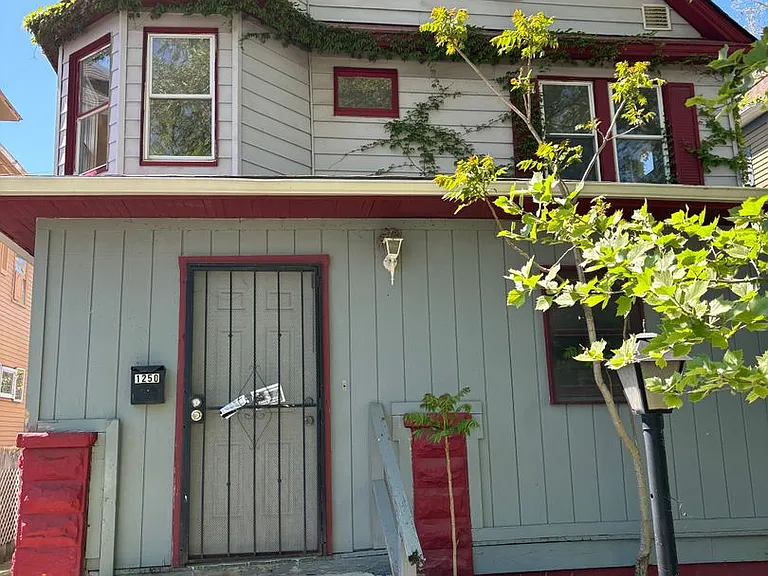 1250 E 114th St — Photo 1