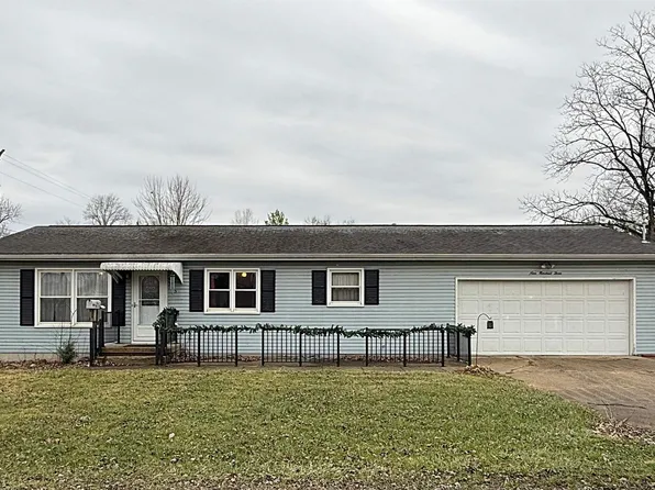 903 N Line St, Loogootee, IN 47553