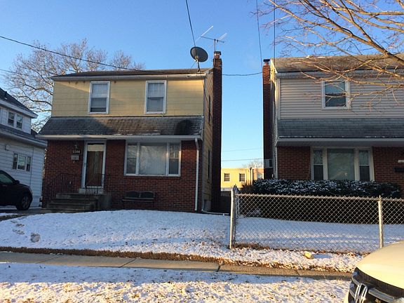 4th image of 2281 Hillcrest Ave