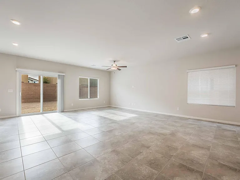 3827 Andorian Ave — Photo 4