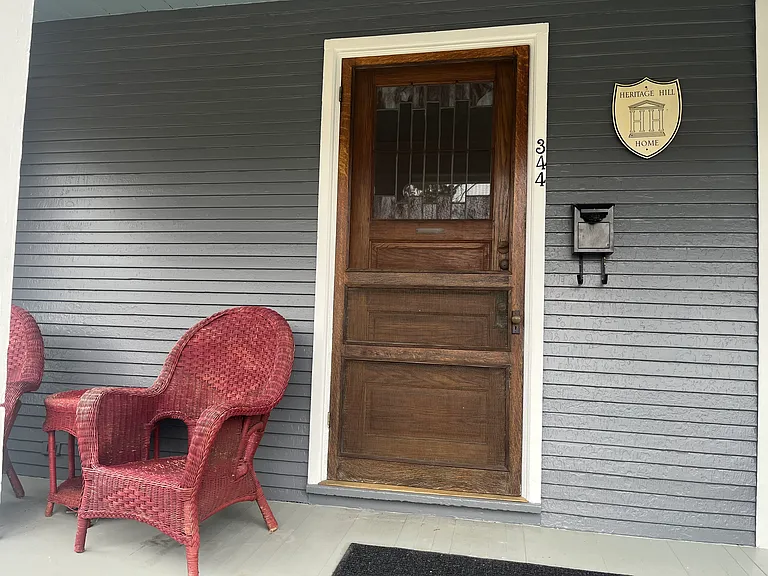 344 College Ave SE — Photo 2