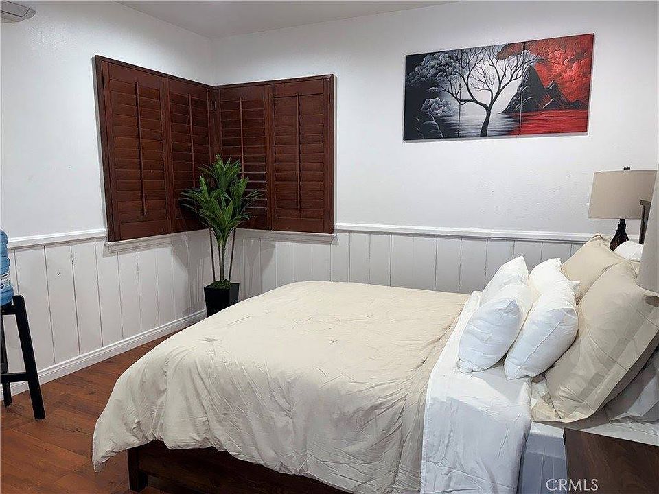2nd image of 7029 Bellaire Ave #B