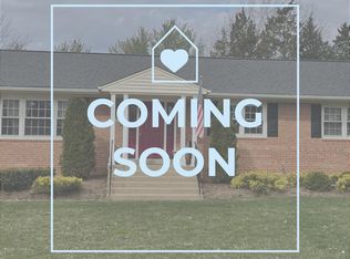 5500 Vinson Pl, Centreville, VA 20120