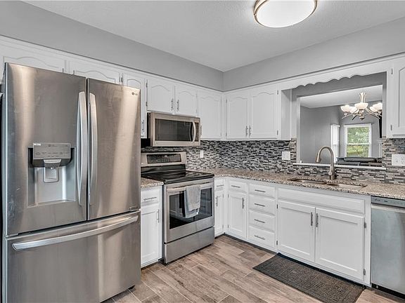 5th image of 17107 E 45th Terrace Ct
