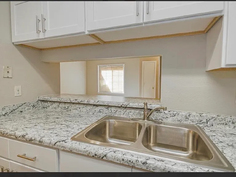 2912 Capital Park Dr — Photo 2
