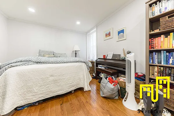 Rented by The Syper Group | media 10