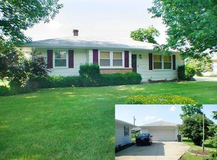 33W040 Toni St, Saint Charles, IL 60174