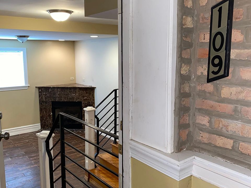 1st image of 6610 S Kenwood Ave #109