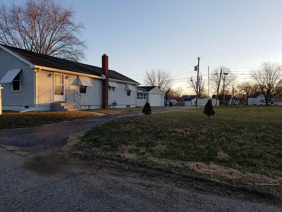 1st image of 828 West St