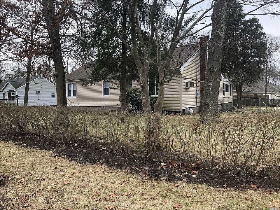 133 Auborn Ave, Shirley, NY 11967 Zillow