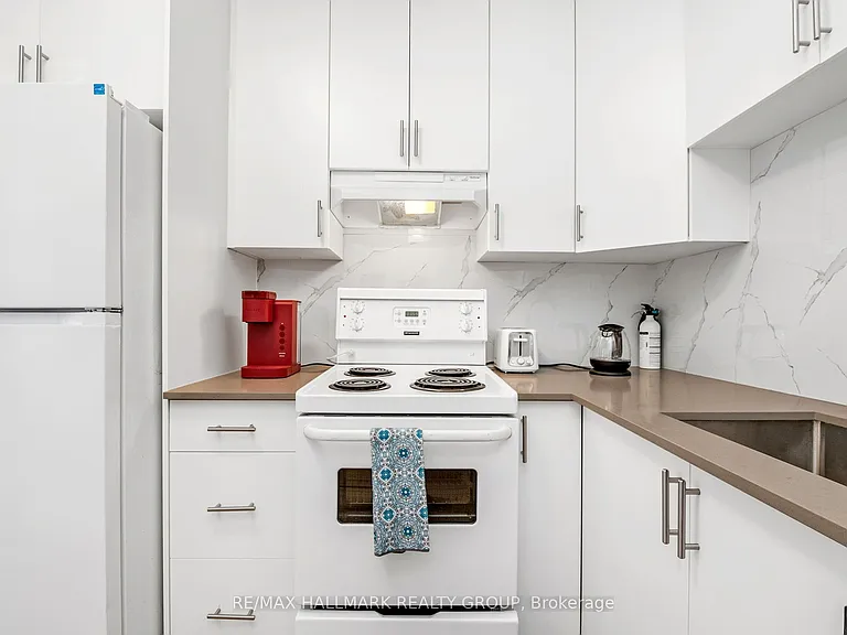 277 Arlington Ave #2 — Photo 15