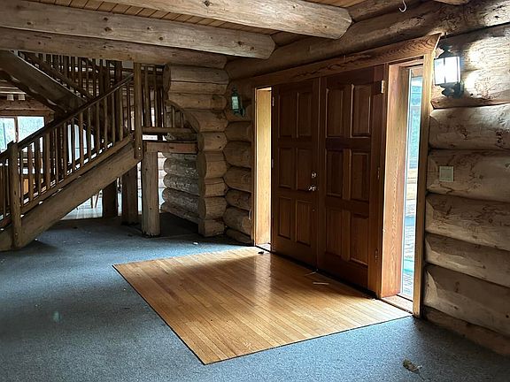 3rd image of 11138 Alderwood St
