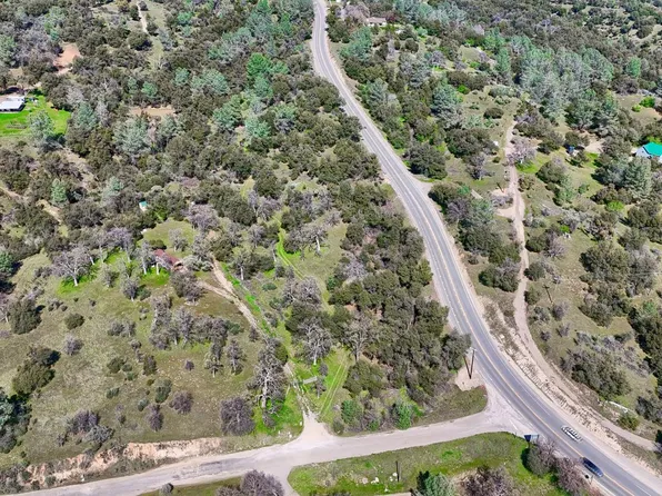 6 Knickerbocker Rd, Ahwahnee, CA 93601