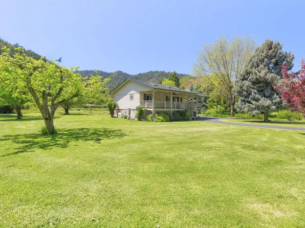 4415 Rogue River Hwy, Gold Hill, OR 97525