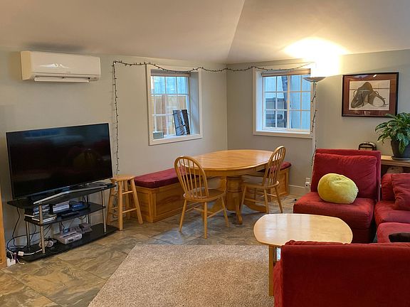 4th image of 10021 Mary Ave NW