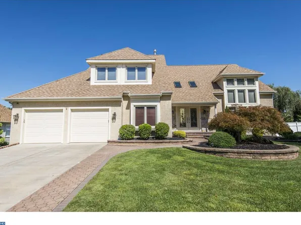 8 Alexandria Dr, Sewell, NJ 08080