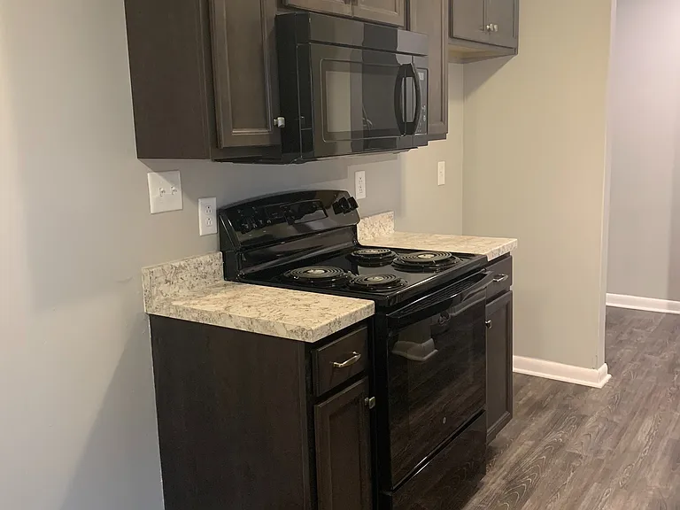 271 White Oak Rd #C — Photo 2