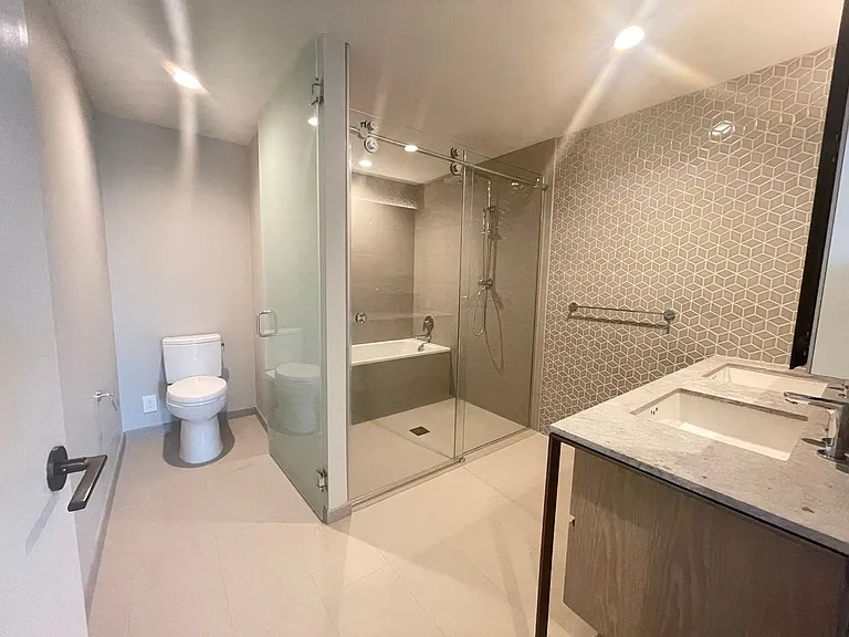 1000 Auahi St #1607 — Photo 9