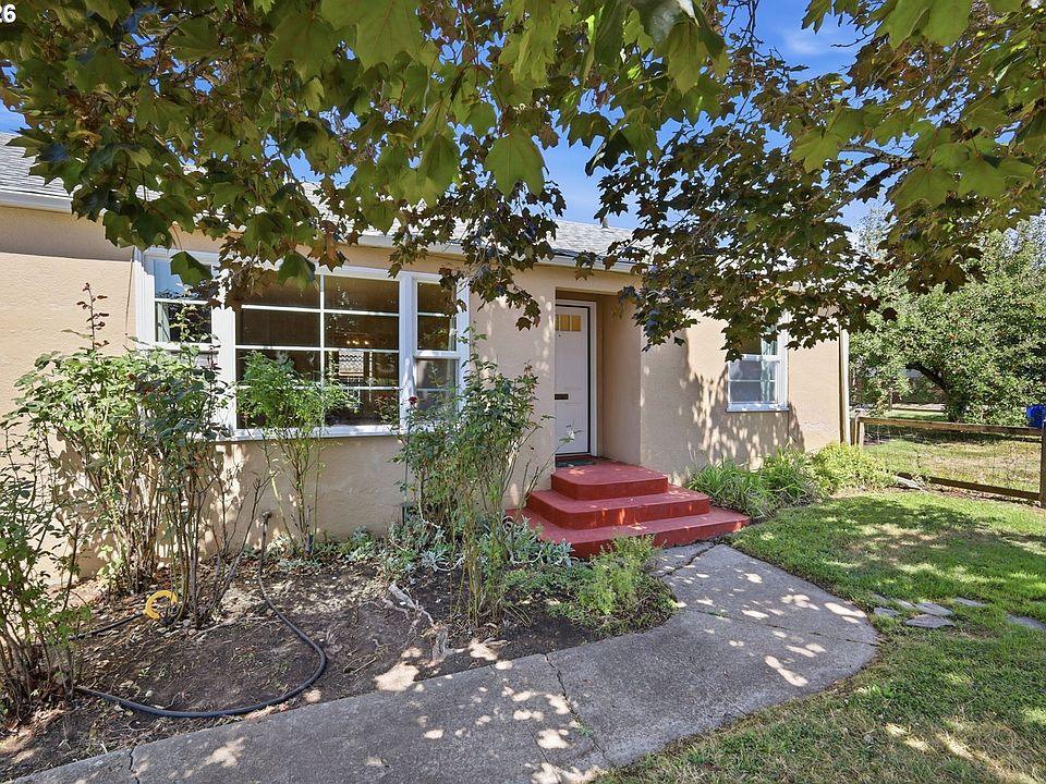 1st image of 805 E 29th Ave